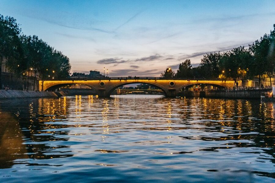 Paris : 3-Course Gourmet Dinner Cruise on Seine River - What comes to the table