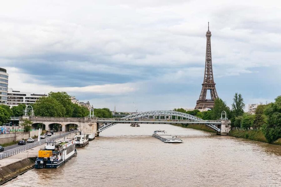 Paris: 3-Course Italian Meal Seine Cruise - Small details that can make the outing better