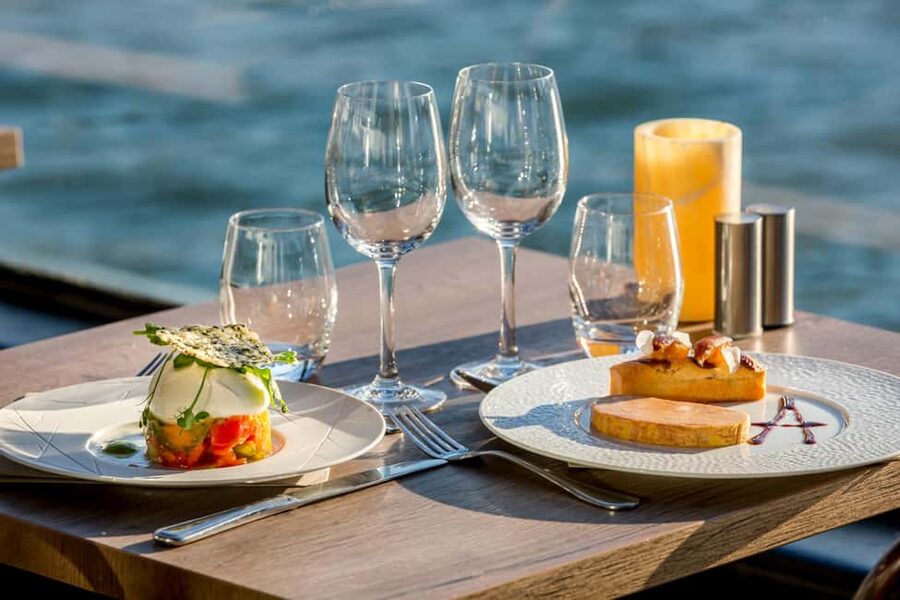 Paris: 3-Course Lunch Cruise on the River Seine - Should you book it?