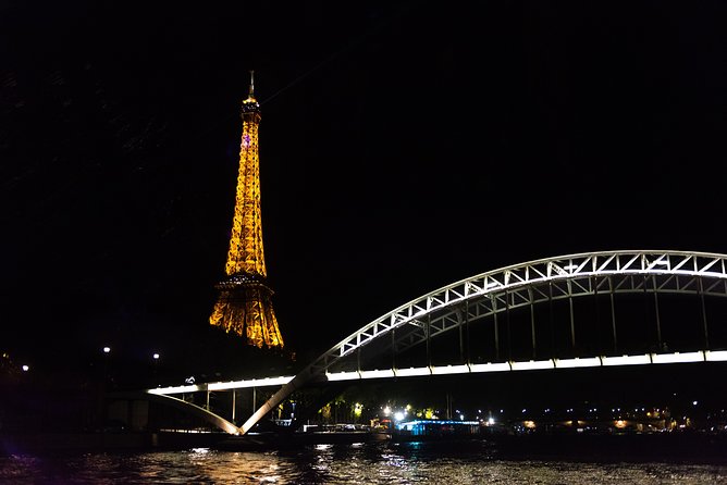 Paris 3-Courses Gourmet Dinner Seine River Cruise with Champagne - Live Music Changes the Mood