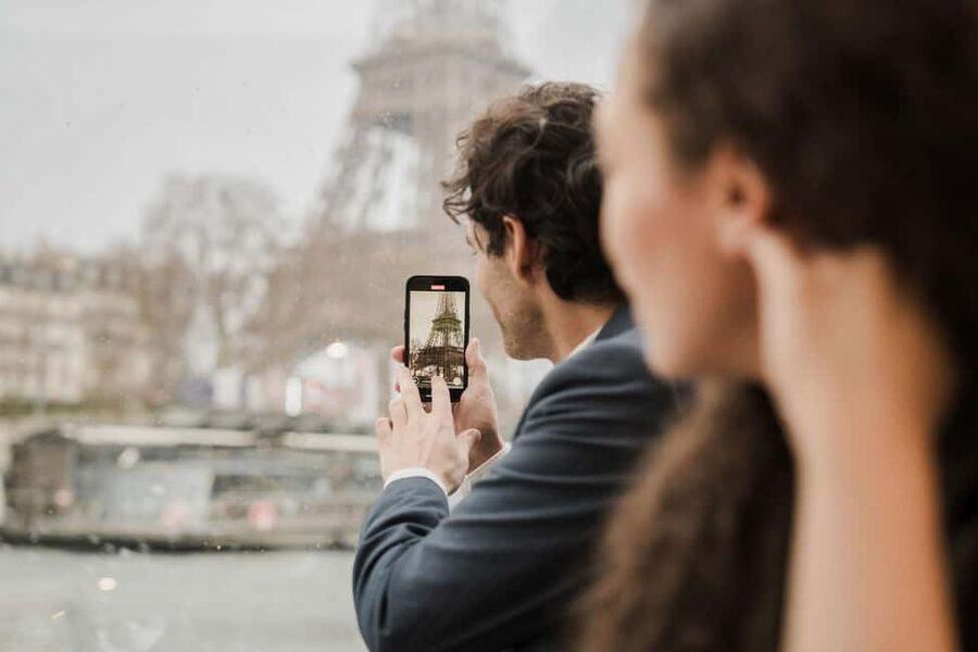 Paris: 4-Course Dinner Cruise on Seine River with Live Music - FAQ