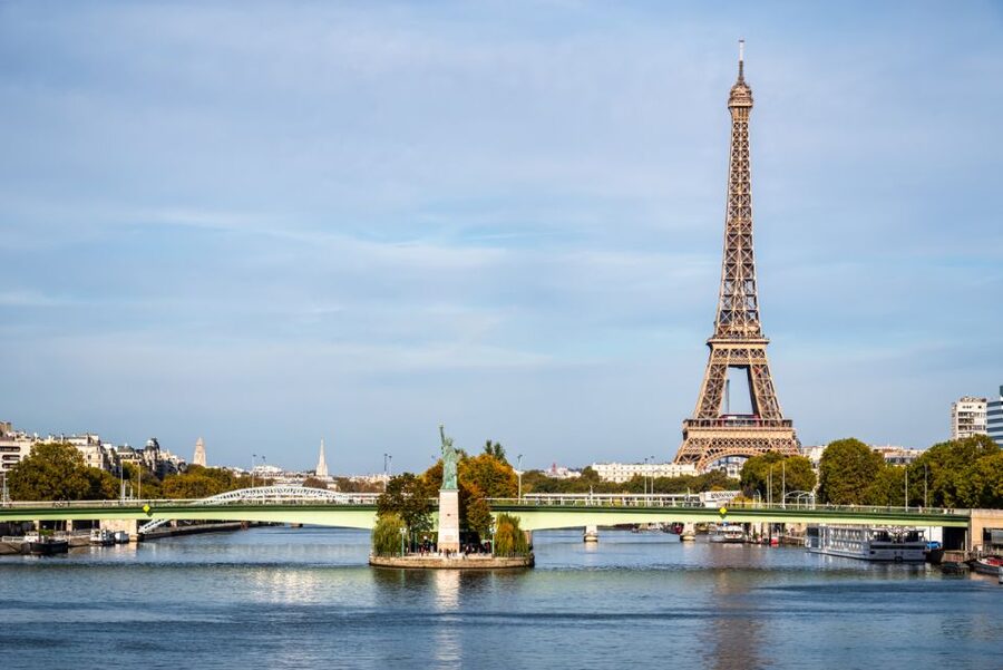 Paris: Access to the Eiffel Tower's 2nd Floor - Meeting-point advice that can save your booking