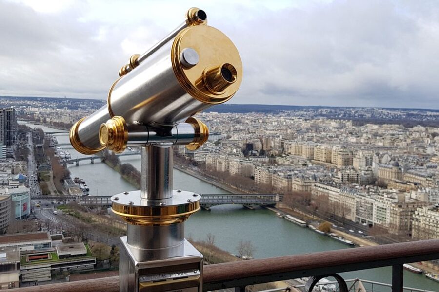 Paris: Access to the Eiffel Tower's 2nd Floor - Who will get the most from this Eiffel Tower visit