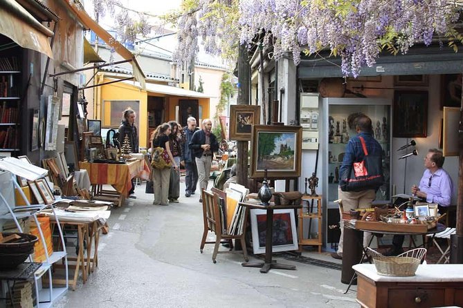Paris Antiques Market Insider's Tour in Extra-Small Group - The walking pace and the shopping problem