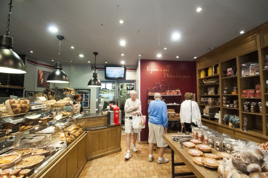Paris Bakery Tour - Croissants, pastries, and the tasting table