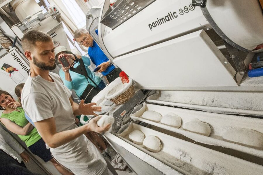 Paris Bakery Tour - The 18th arrondissement setting