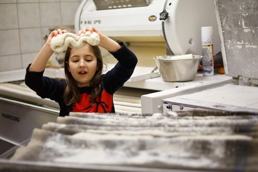 Paris: Behind the Scenes Bakery Tour with Breakfast - A good choice for families, couples, and curious eaters
