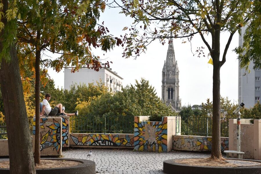 Paris: Belleville Street Art Tour with an Artist - The early 1980s story behind the walls