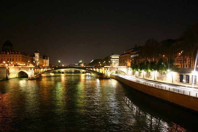Paris by Night Tootbus Tour - The Louvre and the grand route through central Paris