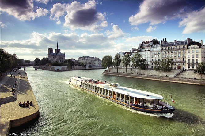 Paris Capitaine Fracasse 3 Course Seine River Dinner Cruise - Service, music, and the mood onboard