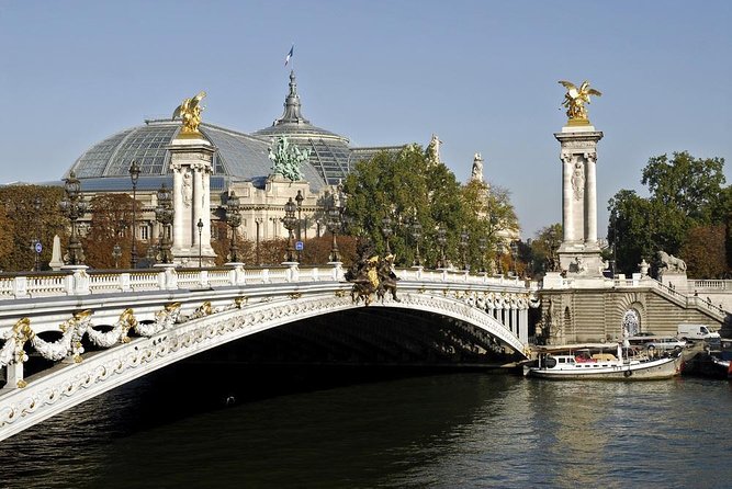 Paris Capitaine Fracasse 3 Course Seine River Dinner Cruise - What you see from the Seine