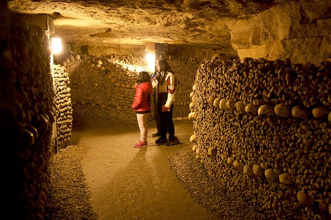 Paris Catacombs Tour - The guides shape the whole experience