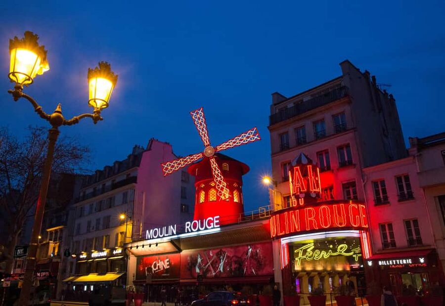 Paris: Champagne at the Moulin Rouge & Seine River Cruise - What this Paris package really includes