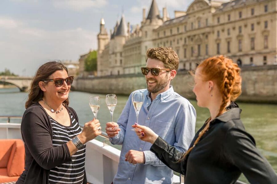 Paris: Champagne Tasting Cruise Departure from Eiffel Tower - What this Champagne cruise actually feels like