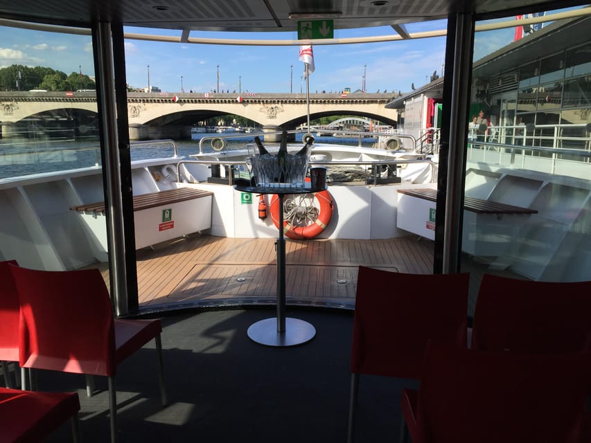 Paris: Champagne Tasting Cruise Departure from Eiffel Tower - What the sommelier covers, and what you should not expect