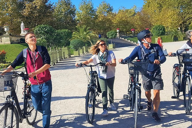 Paris: Charming Nooks and Crannies Bike Tour - Bastille stories without the usual shortcut