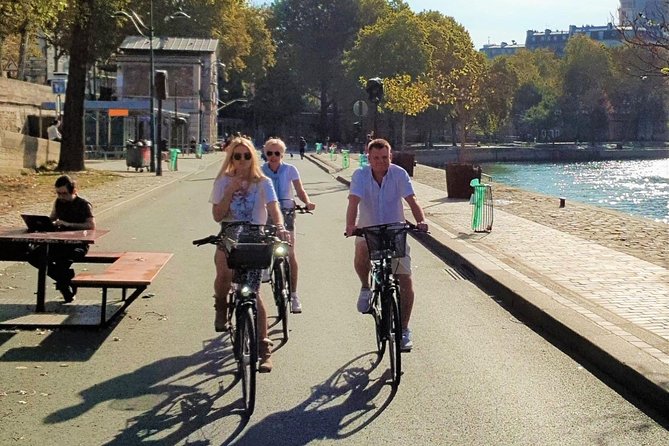 Paris: Charming Nooks and Crannies Bike Tour - Saint Germain des Prés, cafés, and old Parisian habits