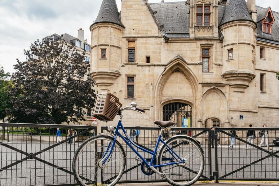 Paris: Charming Nooks and Crannies Bike Tour - Odéon and Luxembourg: politics, power, and a garden break