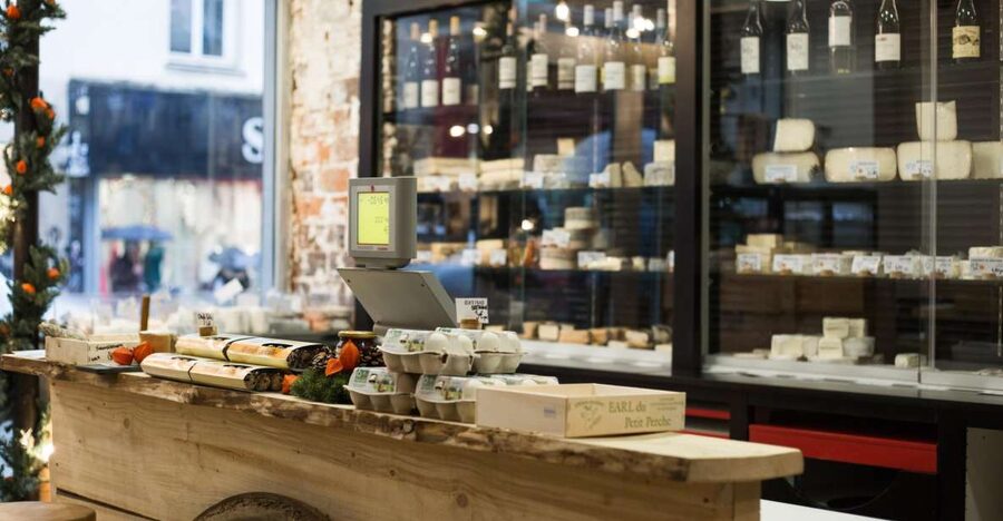 Paris: Cheese and Wine Class in a 17th Century Cellar - The cheesemaking lesson, from milk to mature fromage
