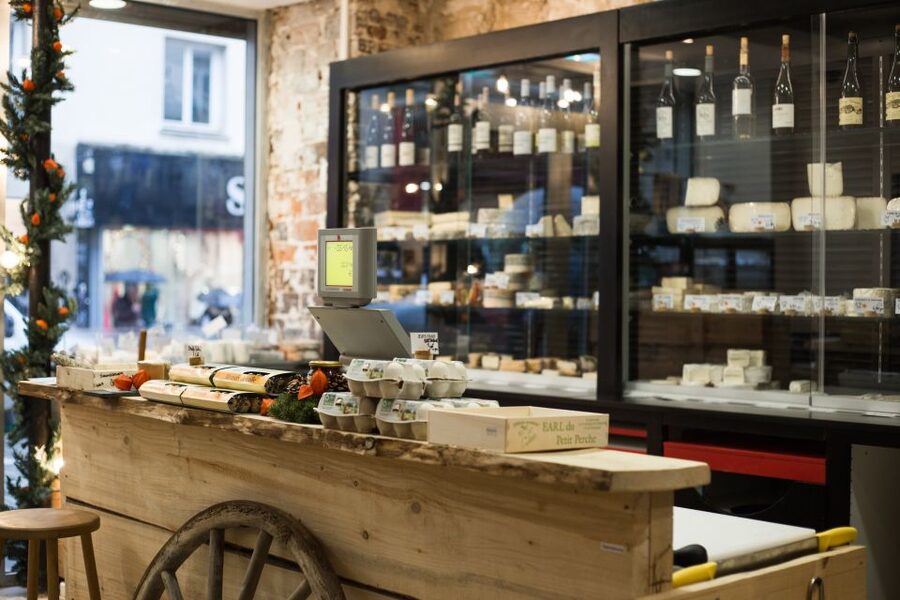 Paris: Cheese and Wine Class in a 17th Century Cellar - Seven cheeses, seven ways to taste France