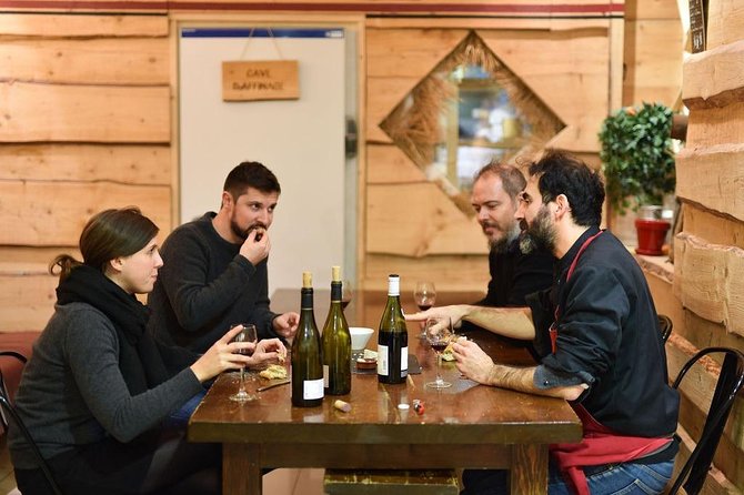Paris Cheesemaking Workshop including Wine and Cheese Tasting with an Expert - A Cheese Class Behind a Shop on Île Saint-Louis