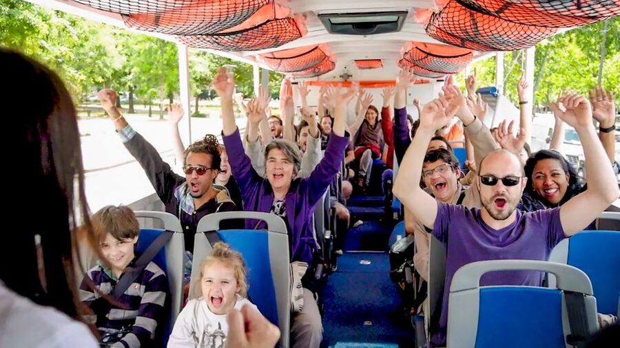 Paris: City and River Seine Tour on an Amphibious Bus - Along the royal road toward western Paris