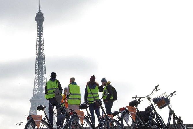 Paris: City Bike Tour on a Dutch Bike - Why a bike is a smart first look at Paris
