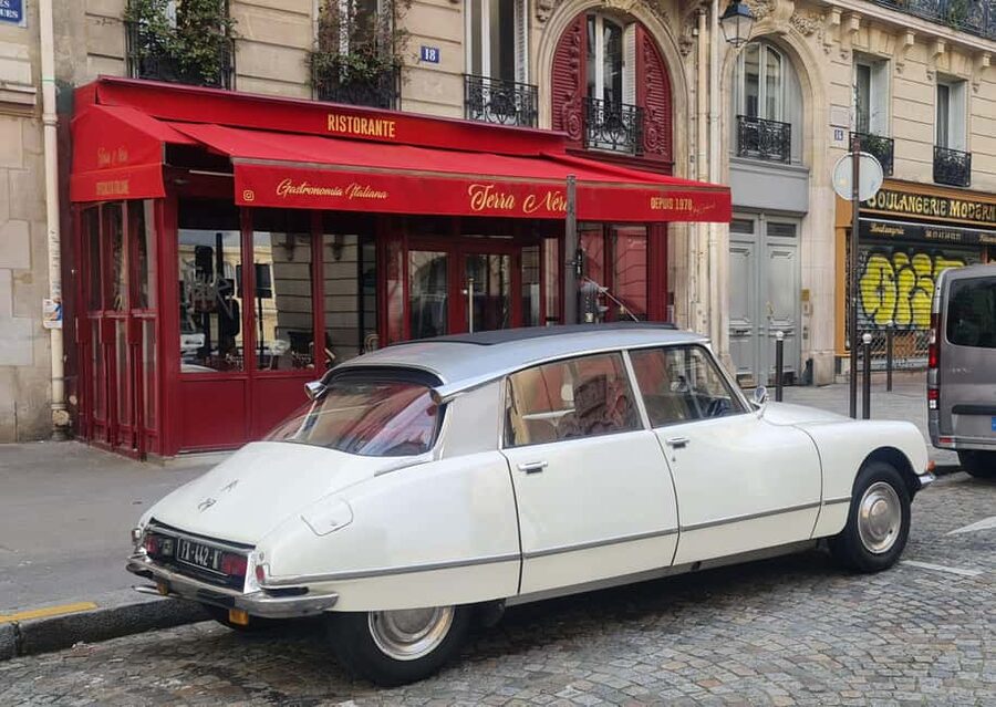 Paris: City Discovery Tour by Vintage Citroën DS Car - The Louvre, Concorde, Vendôme, and Opéra
