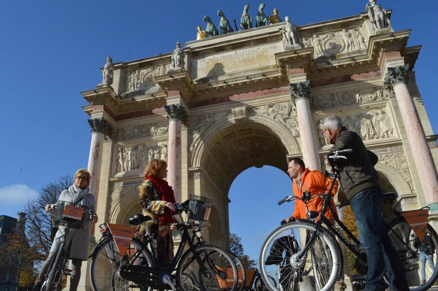 Paris: City Highlights Bike Tour - The guides make the difference