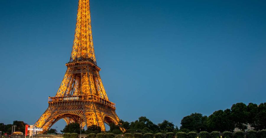 Paris: City Tour by Bus with Eiffel Tower & Optional Summit - Key points at a glance