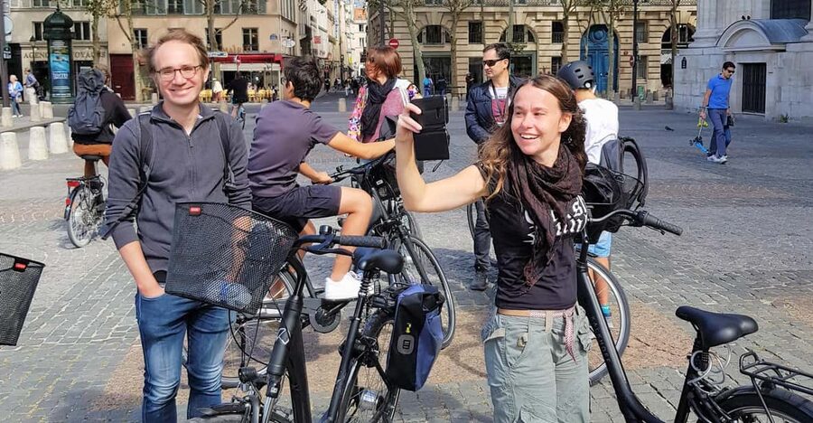 Paris: City Treasures Bike Tour - Along the Seine and across historic bridges