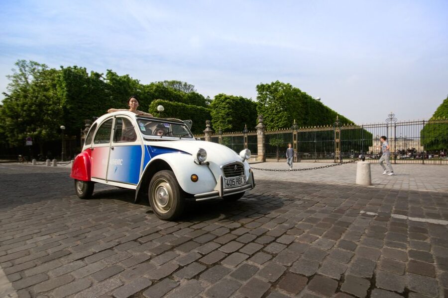 Paris: Classic Sites Tour by Vintage Citroen 2CV - Starting at your central Paris hotel or restaurant