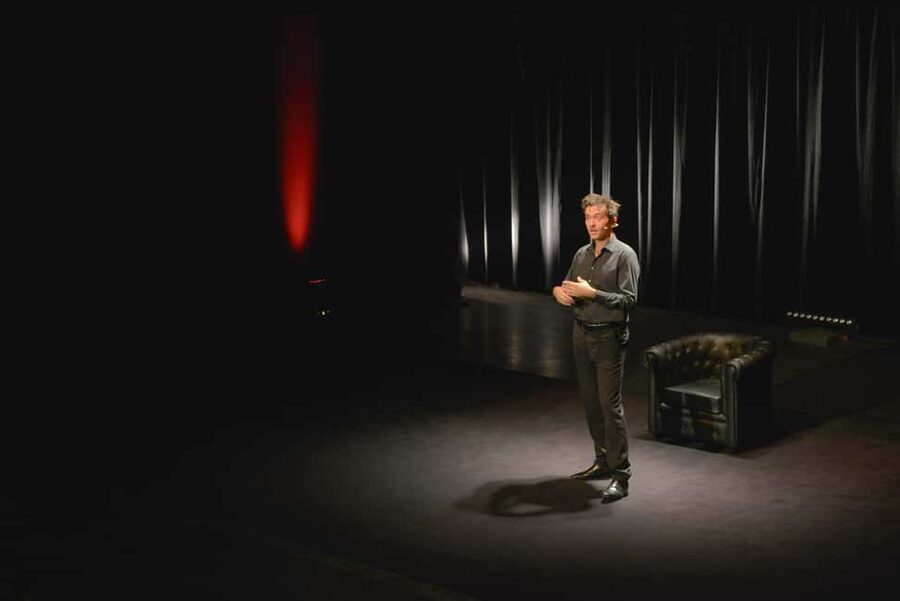 Paris: Comedy Show in English - How to Become a Parisian - What the ticket includes