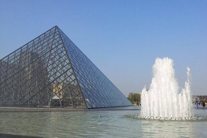 Paris: Complete Louvre Private Tour with Mona Lisa - Entering the Louvre with a reserved timed ticket
