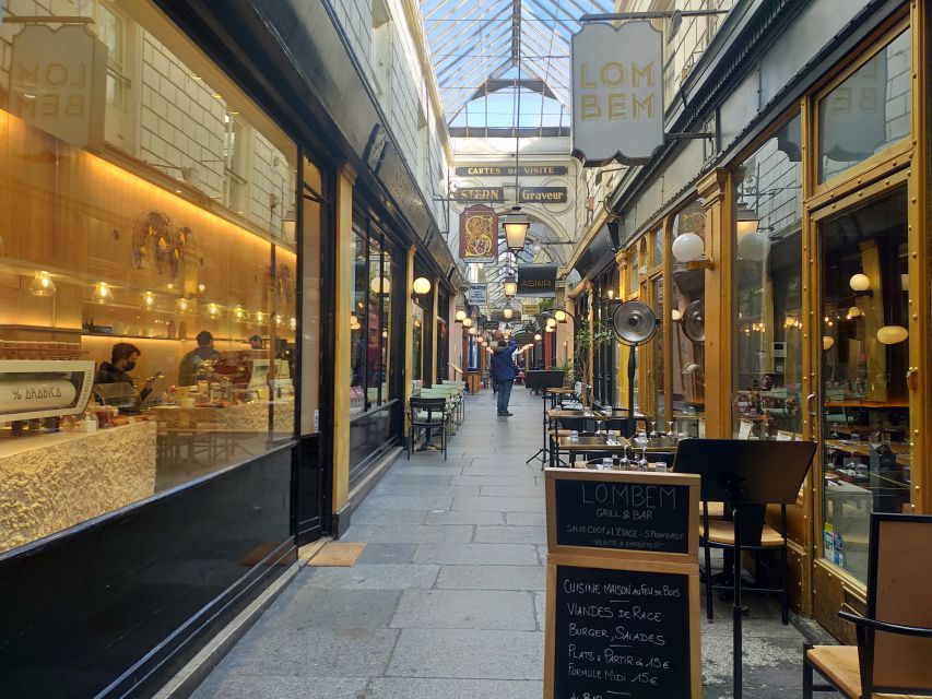 Paris: Covered Passages Walking Tour - What the guides add to the experience