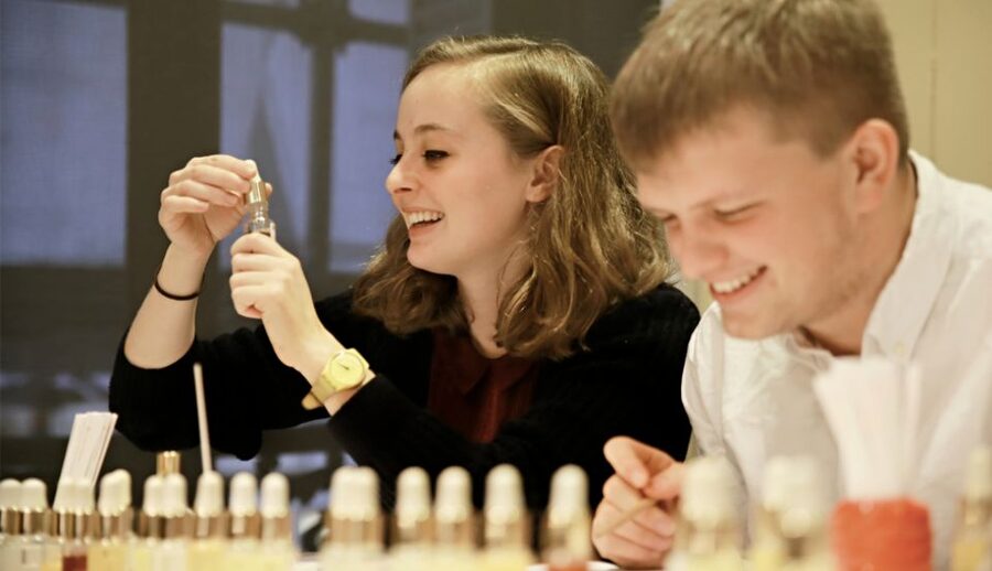 Paris: Create your Signature Scent Perfume Workshop - The first lesson: notes, chords, and changing scents