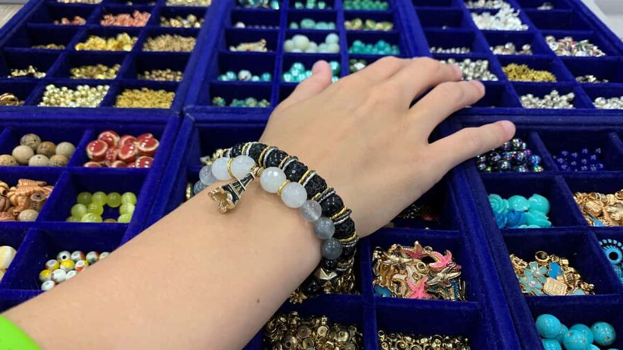 Paris: Custom Souvenir Bracelet Workshop - What the language options mean