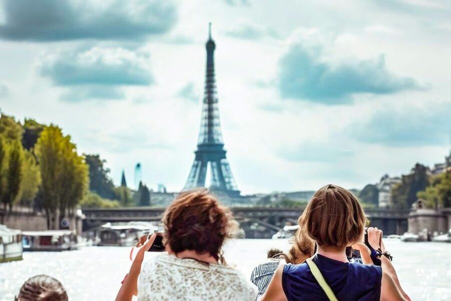 Paris: Day or Sunset Cruise with Drink, Ice Cream or Dessert - Choosing daylight, sunset, or nighttime