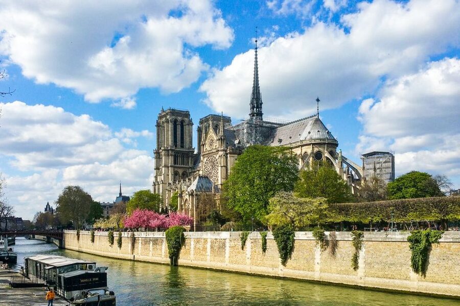 Paris: Day or Sunset Cruise with Drink, Ice Cream or Dessert - Is the $22 price good value?