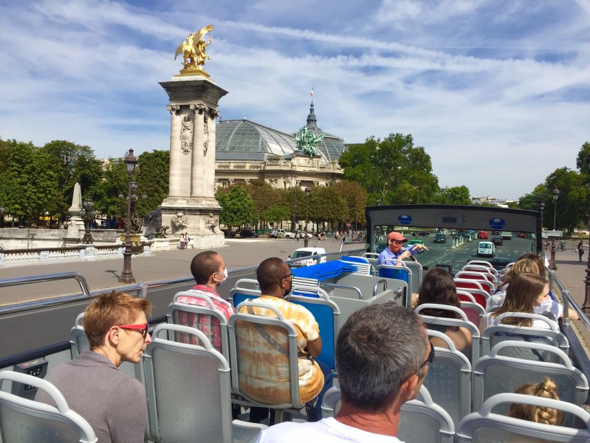 Paris: Discovery Hop-On Hop-Off and Paris by Night Tour - Five walking tours add time on foot