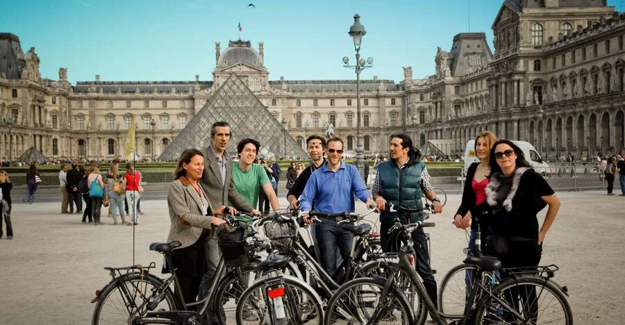Paris: E-bike tour - Monumental and Hidden Paris - Notre-Dame and Île Saint-Louis