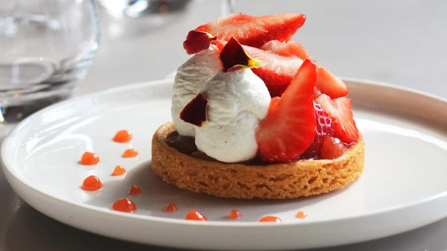 Paris: Early Dinner at Madame Brasserie in the Eiffel Tower - Key points to know before booking