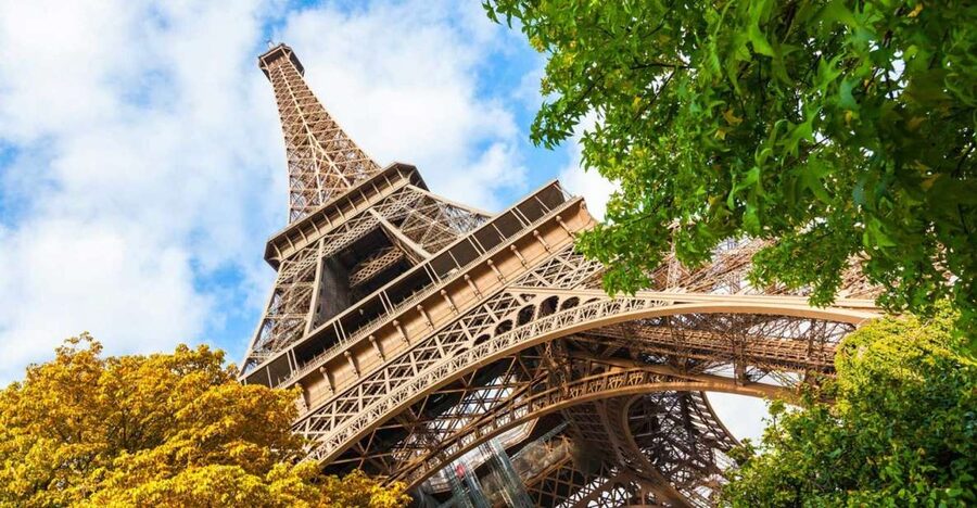 Paris: Eiffel Tower Access and Seine River Cruise - The Eiffel Tower presentation and security process