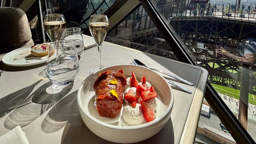 Paris: Eiffel Tower Dining, Gustave Menu at Madame Brasserie - Who will enjoy this evening most