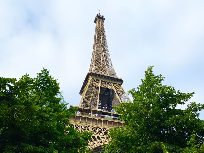 Paris: Eiffel Tower Elevator 2nd Level and Summit Access - Meeting your guide near the Eiffel Tower