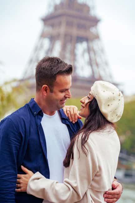 Paris: Eiffel Tower Photoshoot with a Professional - What the Eiffel Tower photoshoot is really like