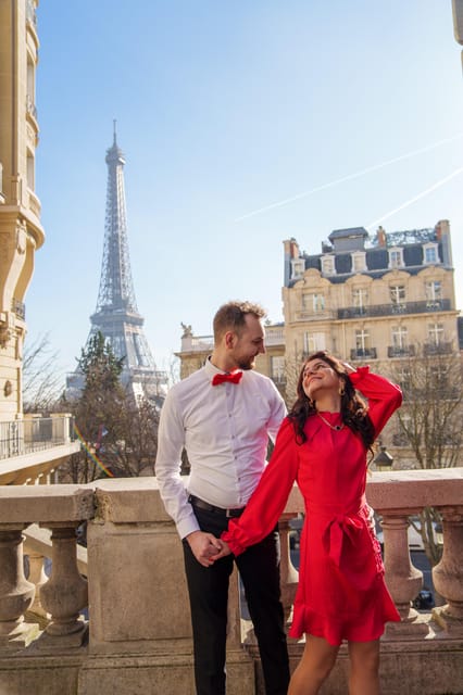 Paris: Eiffel Tower Photoshoot with a Professional - Price and what you actually receive