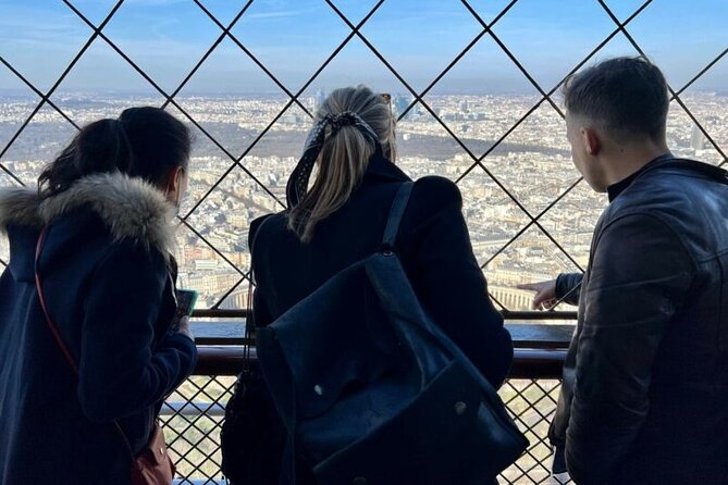 Paris: Eiffel Tower Summit Small-Group Guided Tour Max 6 People - The Guide Makes the Difference