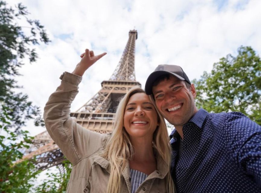 Paris: Eiffel Tower Tour & River Cruise with Summit Option - How the guide affects the experience