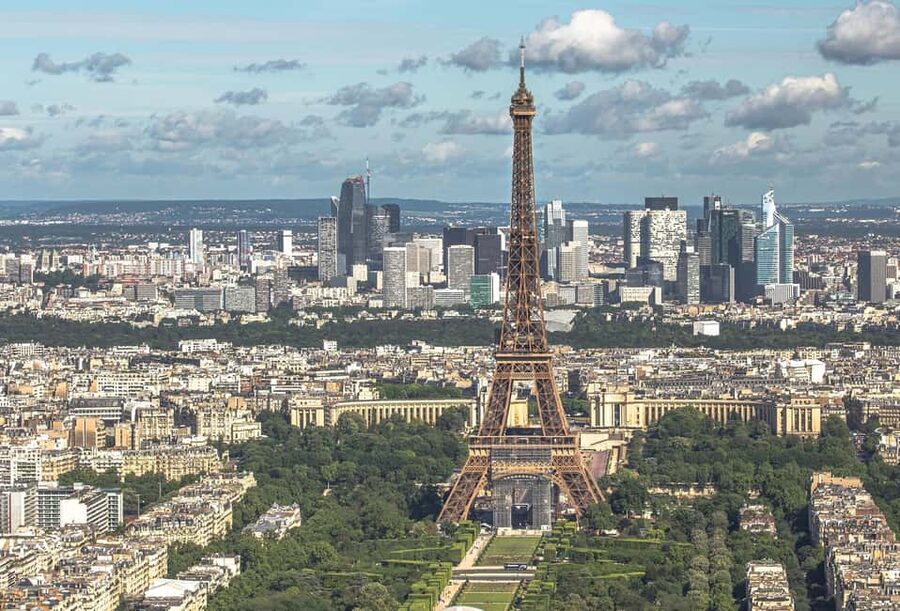 Paris: Eiffel Tower Tour with Summit or Second Floor Access - Security first, then the elevator